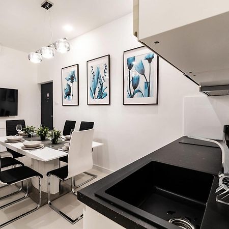 Quiet Very Central & Stylish Apt Budapest Extérieur photo