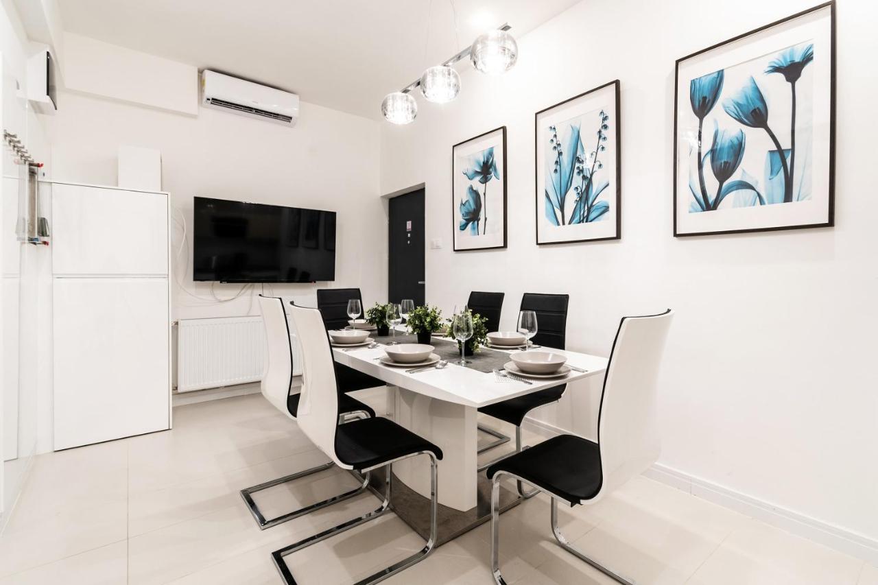 Quiet Very Central & Stylish Apt Budapest Extérieur photo
