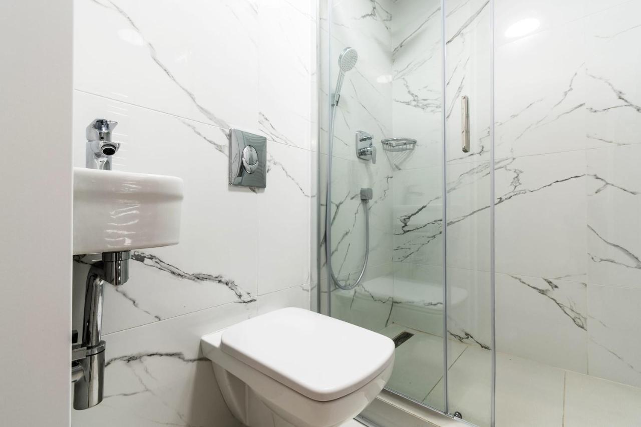 Quiet Very Central & Stylish Apt Budapest Extérieur photo